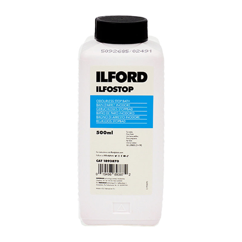 Sticla de 500ml Baie Stop Ilfostop de la Ilford, soluție pentru prevenirea formării de condens și mucegai în baie.