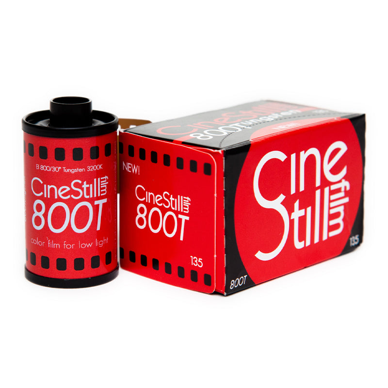 Film color CineStill 800Tungsten 35mm, film de cinematografie cu culori bogate, pentru camere de film.
