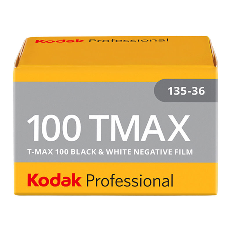 Filmul Kodak T-MAX 100 35mm pentru fotografie în alb-negru, cu aspect clar și detaliat, perfect pentru fotografii artistice.