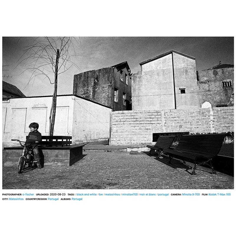 Film foto Kodak T-MAX 100 35mm, exemplu de imagine cu eticheta și ambalajul filmului Kodak T-MAX 100.