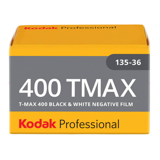 Film Kodak T-MAX 400 35mm, negativ alb-negru, cu etichetă și rolă de film pentru fotografie.