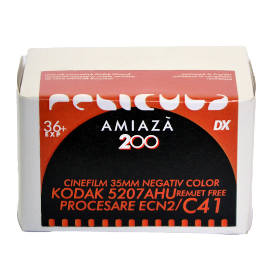 Film fotografic Pelicula Amiază 200 35mm, negative în imagine, pentru filmare și developare fotografii.