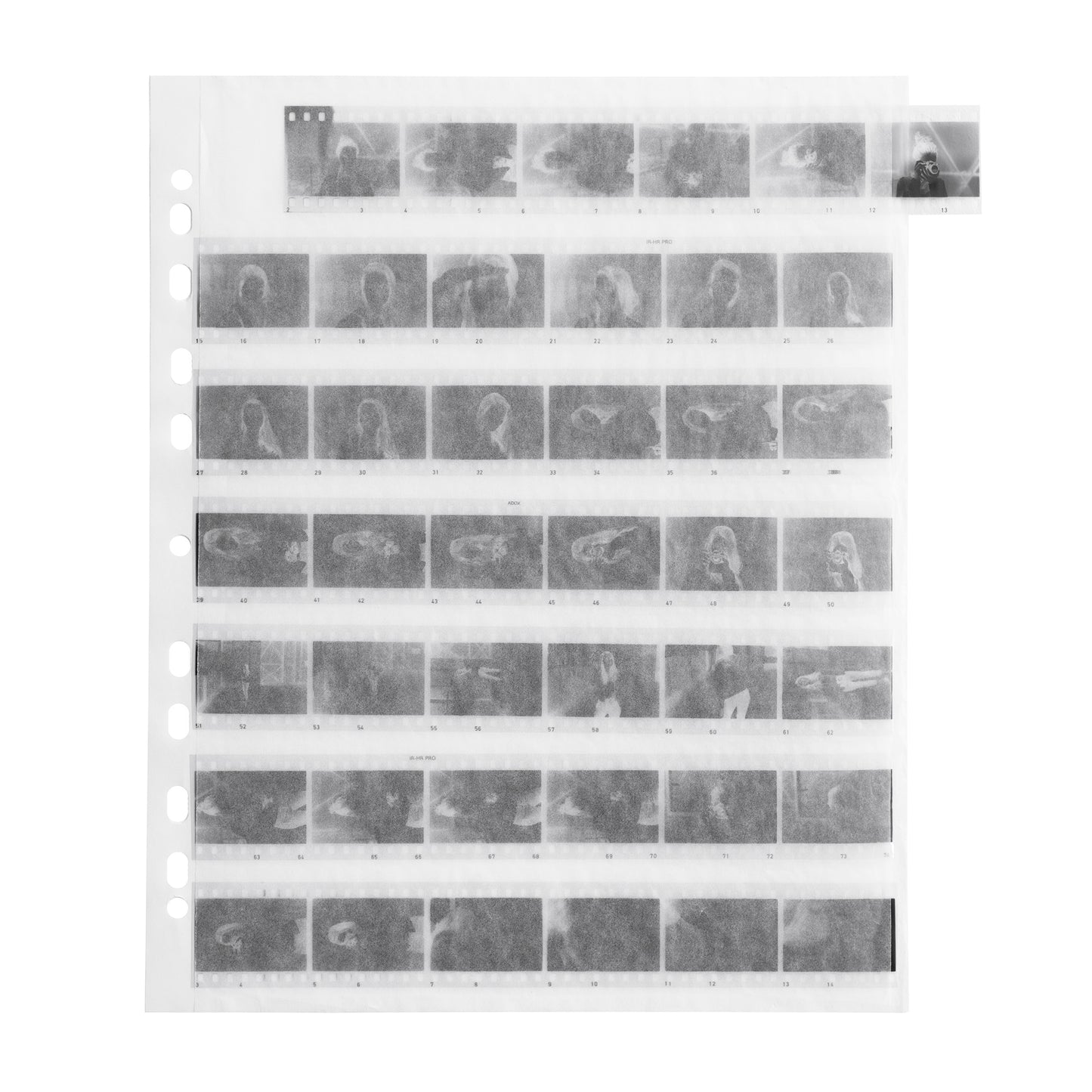 Folie de arhivare pentru filme pe pergamin, compatibilă cu 35mm și 120, de la brandul NEGATIVESCU.