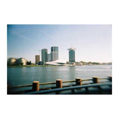 Camere experimentală Ilford Pixie 35-II pentru film 35mm, cu design compact și simplu, ideal pentru fotografie pinhole.