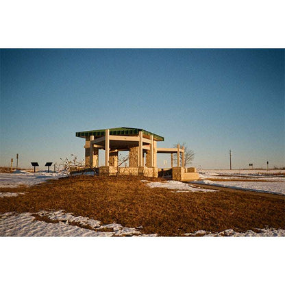 Cameră Kodak S88 Silver Point&Shoot 35mm, compact și ușor de utilizat, pentru fotografii rapide și clare.