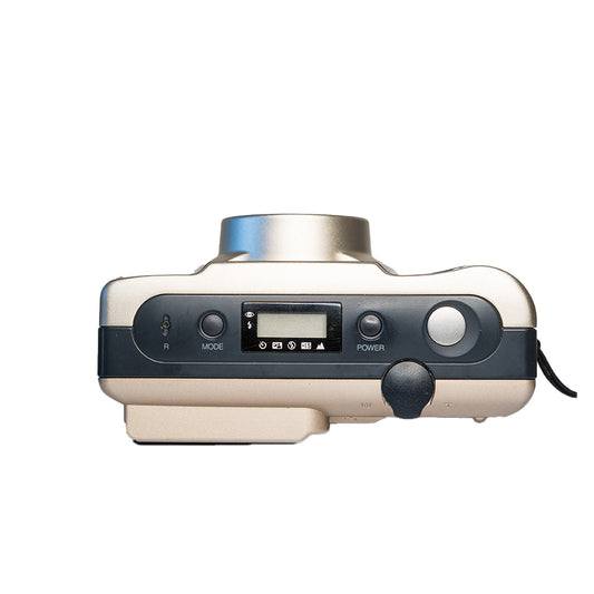 Negativ de film Konica Z-up 150 VP în suport, cu detalii clare și textură fină, pentru procesare foto profesională