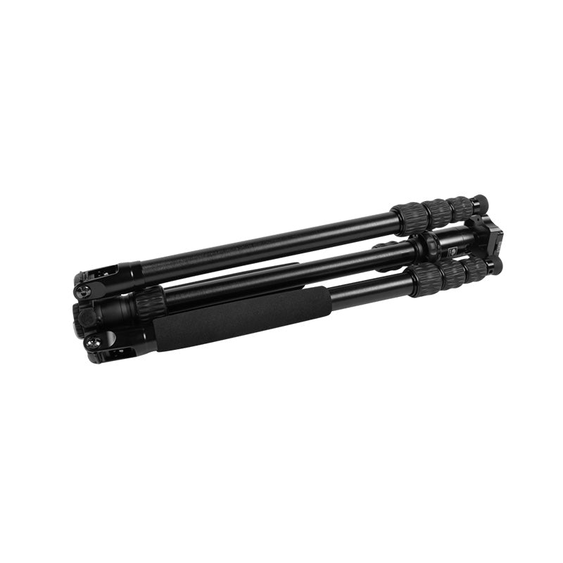 Sirui Traveller 7A aluminum tripod with adjustable legs and head, ideal for photography and travel use.